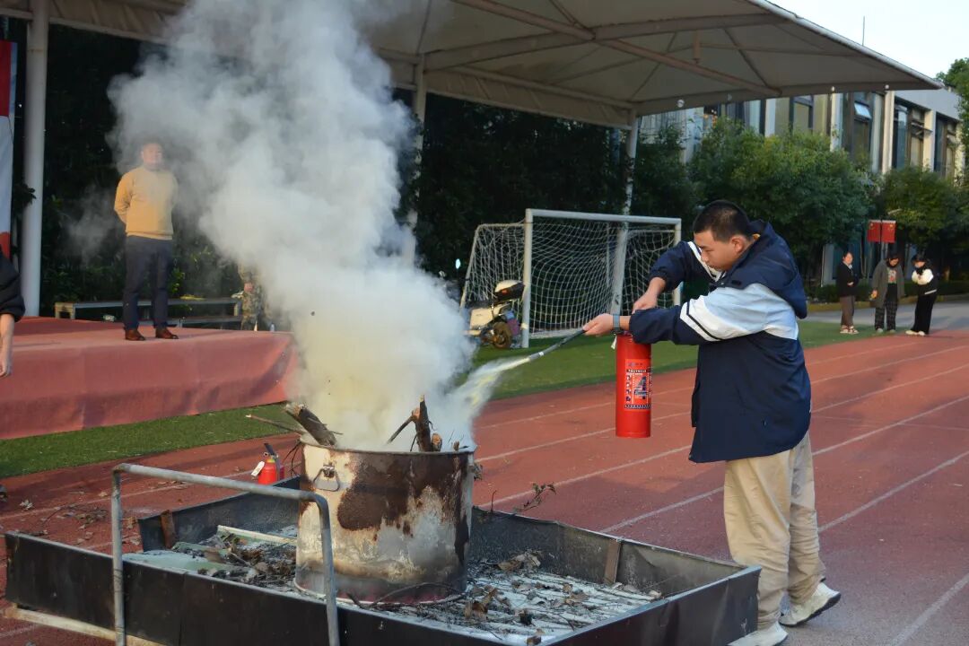 xuesheng-2-5.jpg DSC_0247.JPG