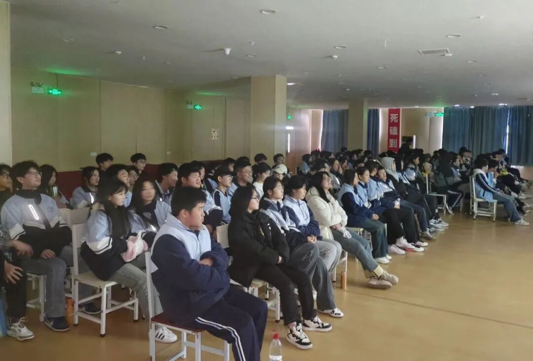 xuesheng-2-4.jpg lQDPJyHDr3e75vnNAzzNBFCwiTzEX1OkXysHPDtorMGeAA_1104_828.jpg